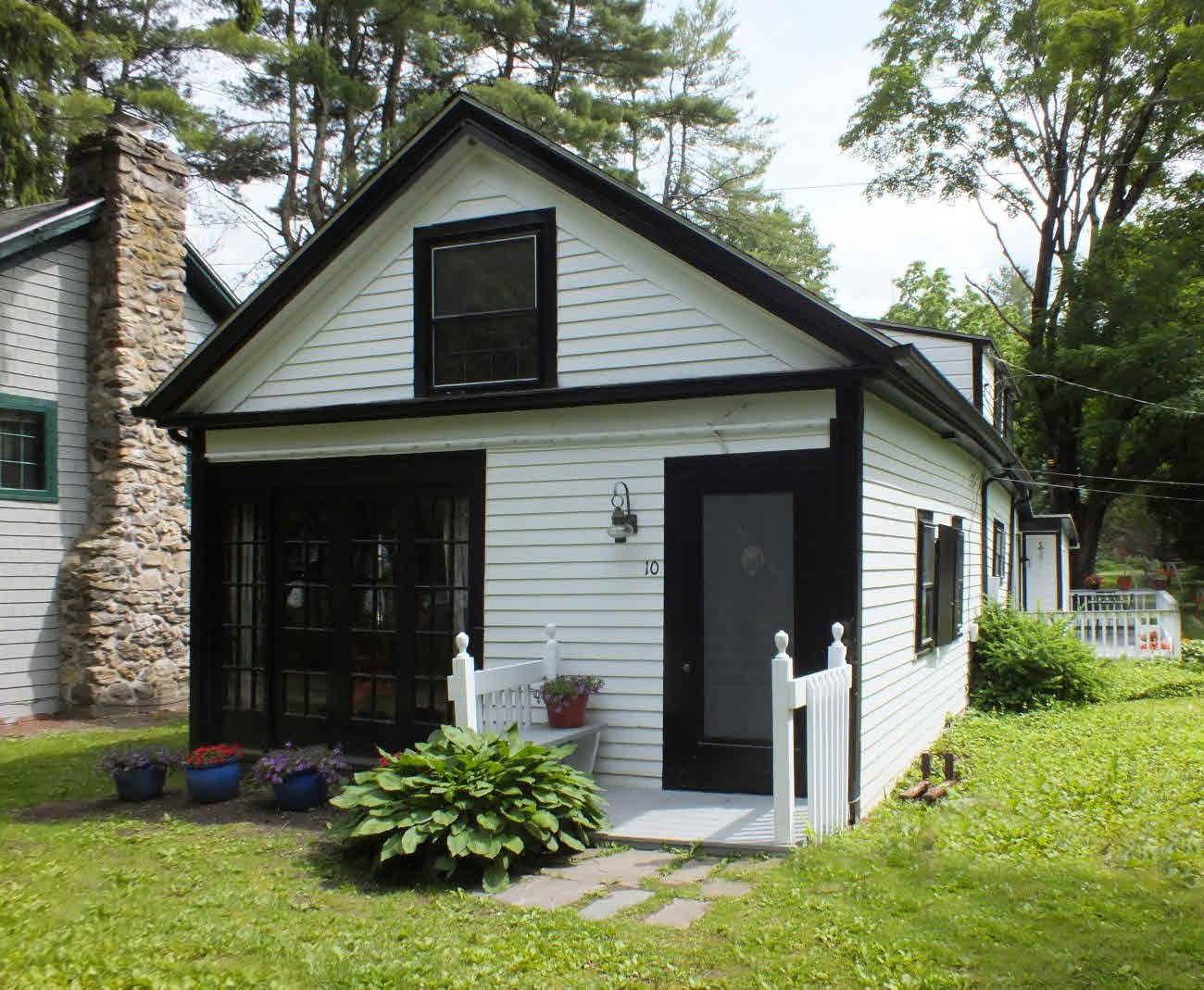 Building photograph for 10 FORGE LANE